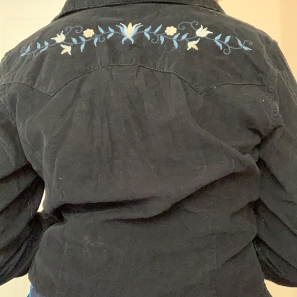 Button up Top - Picture 3 of 7